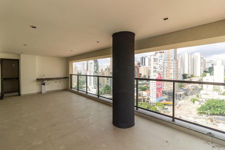 Apartamento à venda com 184m², 4 quartos e 2 vagas Apartamento à venda com 184m², 4 quartos e 2 vagasVaranda