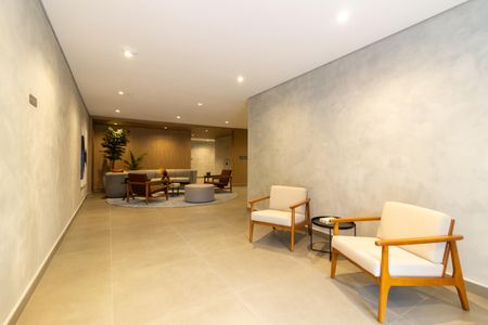 Apartamento à venda com 184m², 4 quartos e 2 vagas Apartamento à venda com 184m², 4 quartos e 2 vagasÁrea comum - Hall social