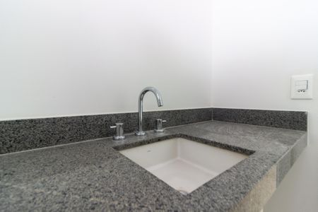 Apartamento à venda com 184m², 4 quartos e 2 vagas Apartamento à venda com 184m², 4 quartos e 2 vagasBanheiro da Suíte 2
