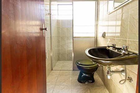 Casa à venda com 228m², 3 quartos e 5 vagas Casa à venda com 228m², 3 quartos e 5 vagasBanheiro
