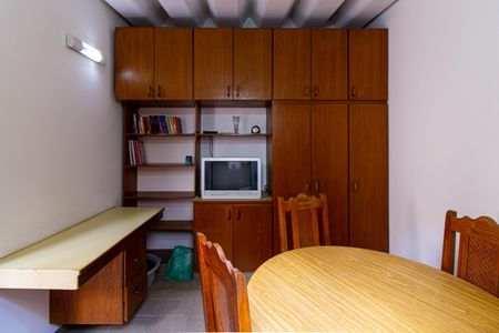 Casa à venda com 228m², 3 quartos e 5 vagas Casa à venda com 228m², 3 quartos e 5 vagasQuarto de Serviço