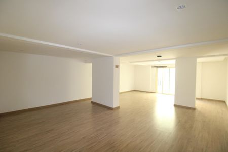 Apartamento à venda com 74m², 2 quartos e 1 vagaÁrea Comum