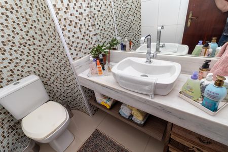 Casa à venda com 233m², 5 quartos e 6 vagas Casa à venda com 233m², 5 quartos e 6 vagasLavabo