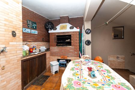 Casa à venda com 233m², 5 quartos e 6 vagas Casa à venda com 233m², 5 quartos e 6 vagasEdícula - Churrasqueira