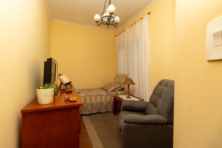 Casa à venda com 233m², 5 quartos e 6 vagas Casa à venda com 233m², 5 quartos e 6 vagasQuarto 1