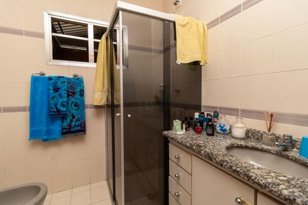 Casa à venda com 233m², 5 quartos e 6 vagas Casa à venda com 233m², 5 quartos e 6 vagasBanheiro da Suíte