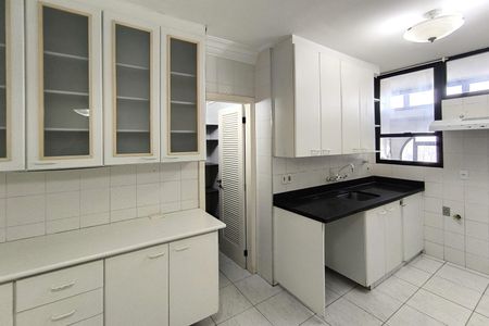 Apartamento à venda com 156m², 3 quartos e 2 vagas Apartamento à venda com 156m², 3 quartos e 2 vagasCozinha