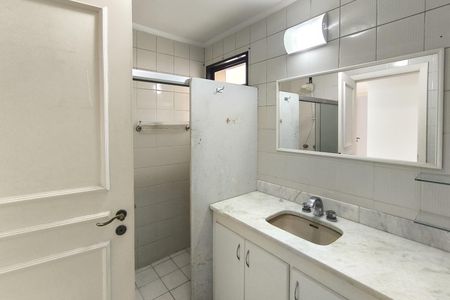 Apartamento à venda com 156m², 3 quartos e 2 vagas Apartamento à venda com 156m², 3 quartos e 2 vagasBanheiro Social