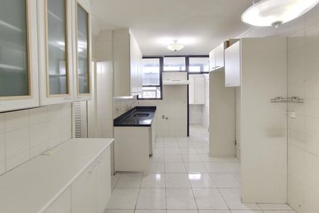 Apartamento à venda com 156m², 3 quartos e 2 vagas Apartamento à venda com 156m², 3 quartos e 2 vagasCozinha