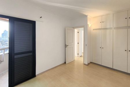 Apartamento à venda com 156m², 3 quartos e 2 vagas Apartamento à venda com 156m², 3 quartos e 2 vagasSuíte