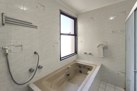 Apartamento à venda com 156m², 3 quartos e 2 vagas Apartamento à venda com 156m², 3 quartos e 2 vagasBanheiro Suíte