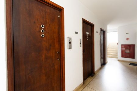 Apartamento à venda com 70m², 1 quarto e sem vaga Apartamento à venda com 70m², 1 quarto e sem vagaHall do Elevador