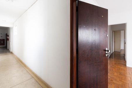 Apartamento à venda com 70m², 1 quarto e sem vaga Apartamento à venda com 70m², 1 quarto e sem vagaHall