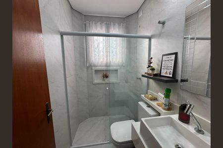 Casa de condomínio à venda com 390m², 4 quartos e 8 vagas Casa de condomínio à venda com 390m², 4 quartos e 8 vagasBanheiro