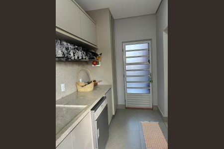 Casa de condomínio à venda com 390m², 4 quartos e 8 vagas Casa de condomínio à venda com 390m², 4 quartos e 8 vagasBanheiro