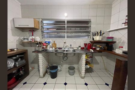 Casa à venda com 170m², 4 quartos e 2 vagas Casa à venda com 170m², 4 quartos e 2 vagasCozinha