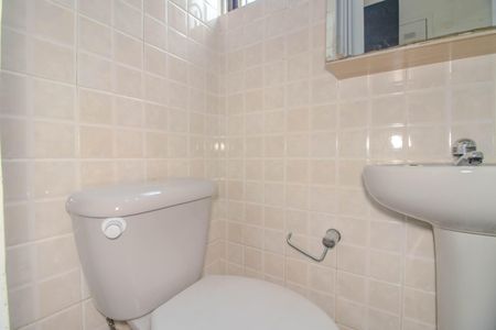 Apartamento à venda com 97m², 2 quartos e 1 vaga Apartamento à venda com 97m², 2 quartos e 1 vagaBanheiro de Serviço