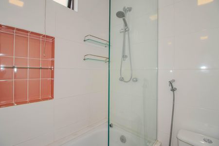 Apartamento à venda com 97m², 2 quartos e 1 vaga Apartamento à venda com 97m², 2 quartos e 1 vagaBanheiro