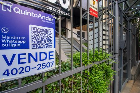 Apartamento à venda com 97m², 2 quartos e 1 vaga Apartamento à venda com 97m², 2 quartos e 1 vagaPlaquinha