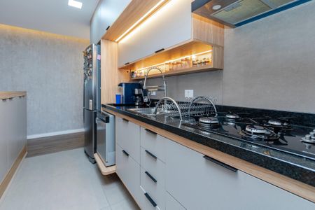 Apartamento à venda com 70m², 2 quartos e 2 vagas Apartamento à venda com 70m², 2 quartos e 2 vagasCozinha
