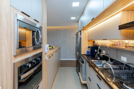 Apartamento à venda com 70m², 2 quartos e 2 vagas Apartamento à venda com 70m², 2 quartos e 2 vagasCozinha