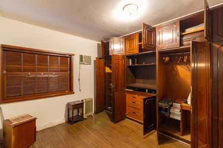 Casa à venda com 215m², 3 quartos e 2 vagasSuíte 2