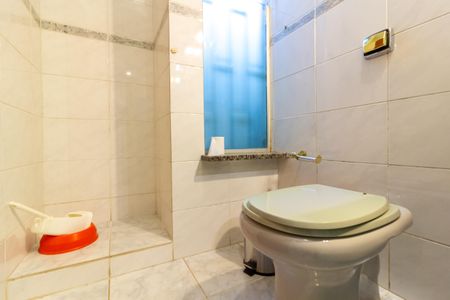 Casa à venda com 215m², 3 quartos e 2 vagasBanheiro da Suíte 2