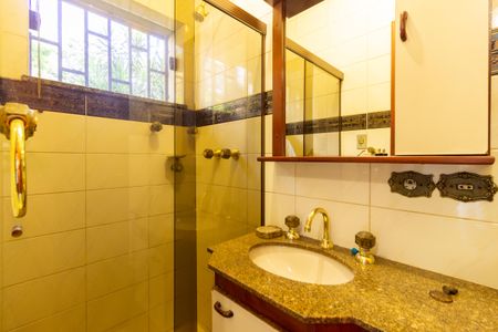 Casa à venda com 215m², 3 quartos e 2 vagasBanheiro da Suíte 1