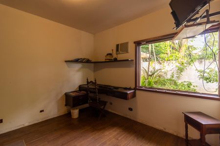Casa à venda com 215m², 3 quartos e 2 vagasSuíte 1