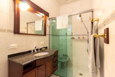 Casa à venda com 215m², 3 quartos e 2 vagasBanheiro da Suíte 2