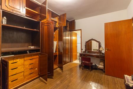 Casa à venda com 215m², 3 quartos e 2 vagasSuíte 2