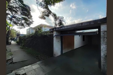 Casa à venda com 215m², 3 quartos e 2 vagasFachada