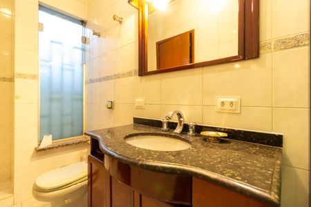 Casa à venda com 215m², 3 quartos e 2 vagasBanheiro da Suíte 2