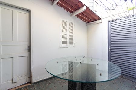 Casa à venda com 215m², 3 quartos e 2 vagasÁrea de Serviço