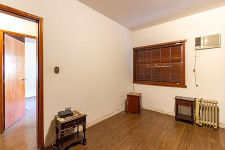 Casa à venda com 215m², 3 quartos e 2 vagasSuíte 2