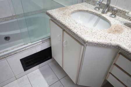 Apartamento à venda com 134m², 4 quartos e 2 vagasBanheiro Suíte