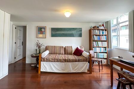 Apartamento à venda com 110m², 2 quartos e 1 vaga Apartamento à venda com 110m², 2 quartos e 1 vagaSala