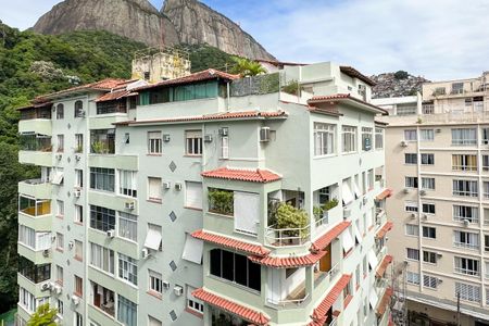 Apartamento à venda com 110m², 2 quartos e 1 vaga Apartamento à venda com 110m², 2 quartos e 1 vagaSala