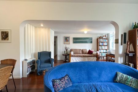 Apartamento à venda com 110m², 2 quartos e 1 vaga Apartamento à venda com 110m², 2 quartos e 1 vagaSala