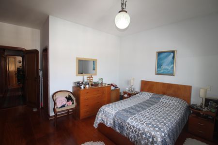 Casa à venda com 349m², 5 quartos e 6 vagasQuarto 1