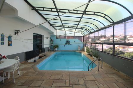 Casa à venda com 349m², 5 quartos e 6 vagasÁrea Comum