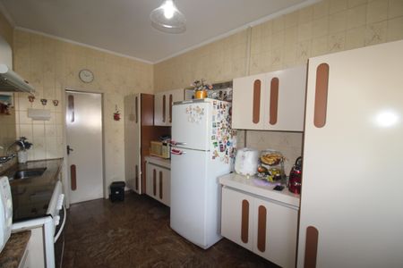 Casa à venda com 349m², 5 quartos e 6 vagasCozinha