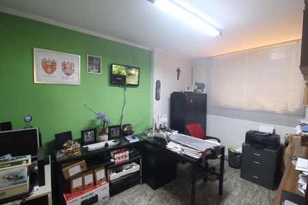 Casa à venda com 349m², 5 quartos e 6 vagasÁrea de Serviço - Quarto 3