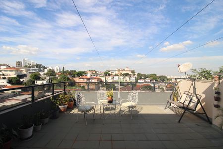 Casa à venda com 349m², 5 quartos e 6 vagasSala - Varanda