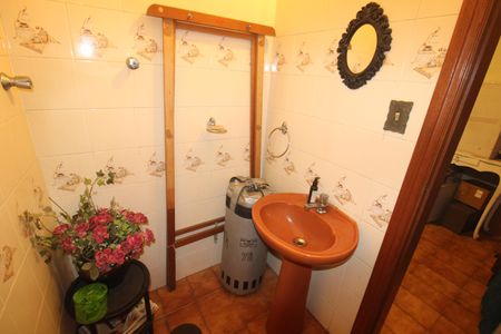 Casa à venda com 349m², 5 quartos e 6 vagasÁrea de Serviço - Quarto 2 - Banheiro