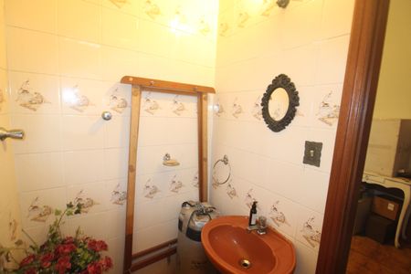 Casa à venda com 349m², 5 quartos e 6 vagasÁrea de Serviço - Quarto 2 - Banheiro