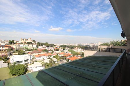 Casa à venda com 349m², 5 quartos e 6 vagasSala - Varanda