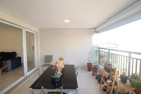 Apartamento à venda com 92m², 3 quartos e 2 vagasVaranda