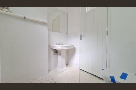 Casa à venda com 65m², 2 quartos e 1 vaga Casa à venda com 65m², 2 quartos e 1 vagaBanheiro