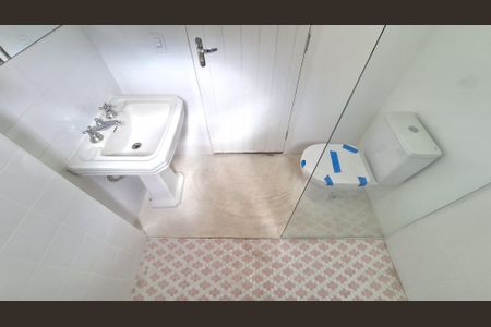 Casa à venda com 65m², 2 quartos e 1 vaga Casa à venda com 65m², 2 quartos e 1 vagaDetalhe do banheiro